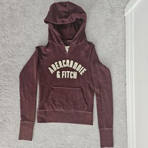 ABERCROMBIE &FITCH Vintage Ladies sweatshirt bergundy w/beige letters size M